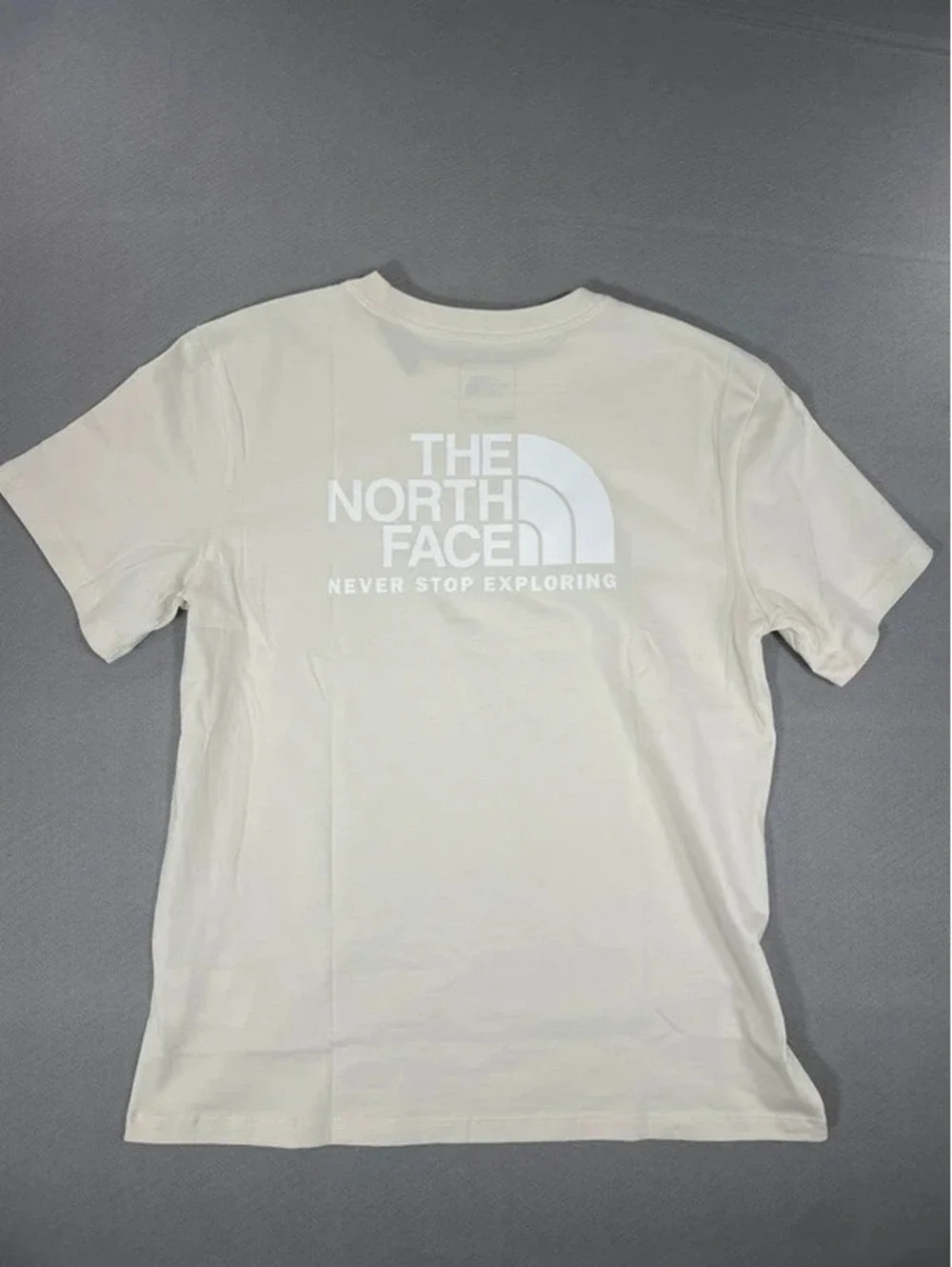 Northface Cream T-shirt, size M - Picture 5 of 5